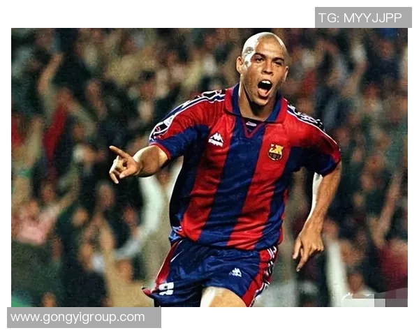 全球顶级足球球星高清大图欣赏，完美捕捉每一刻精彩瞬间