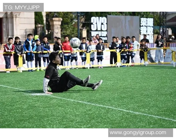 新晋足球球星闪耀绿茵引领新世代足球风潮燃动全球 新晋足球球星闪耀绿茵引领新世代足球风潮燃动全球