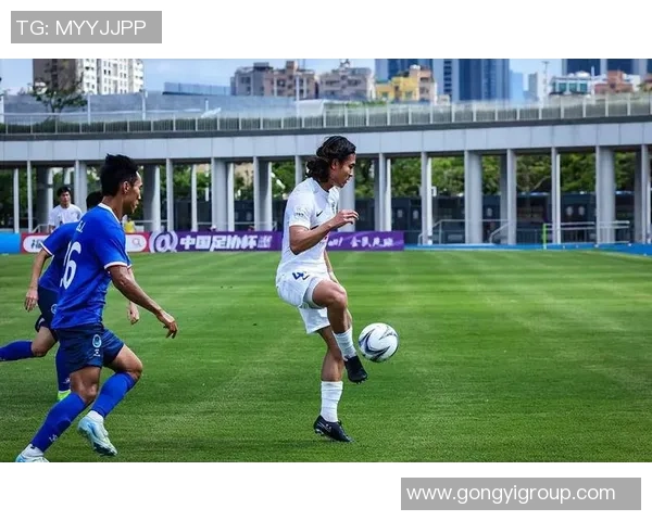 足球新星接力父亲梦 足球球星子女精彩进球震撼全场